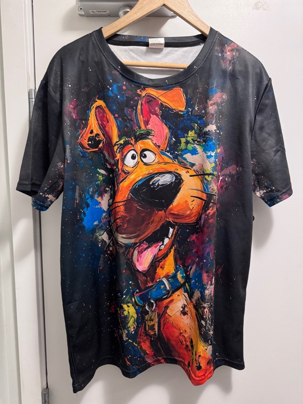 Colorful Paint Splatter RARE one of a kind Scooby Doo Graphic Tee - size L